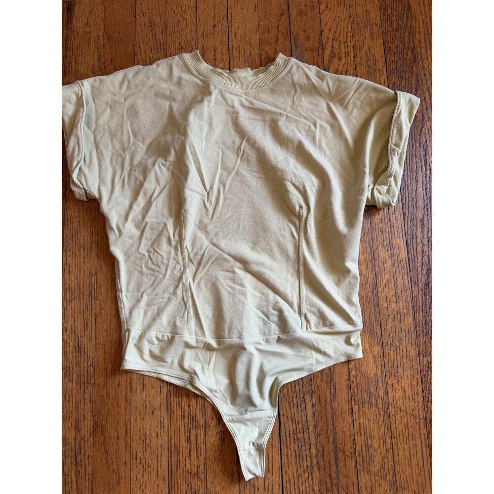Lululemon Bodysuit Womens Medium Yellow Open Back Thong One Piece Jersey